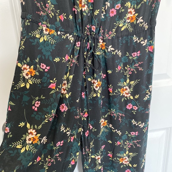Floral Jumpsuit - Picture 4 of 5